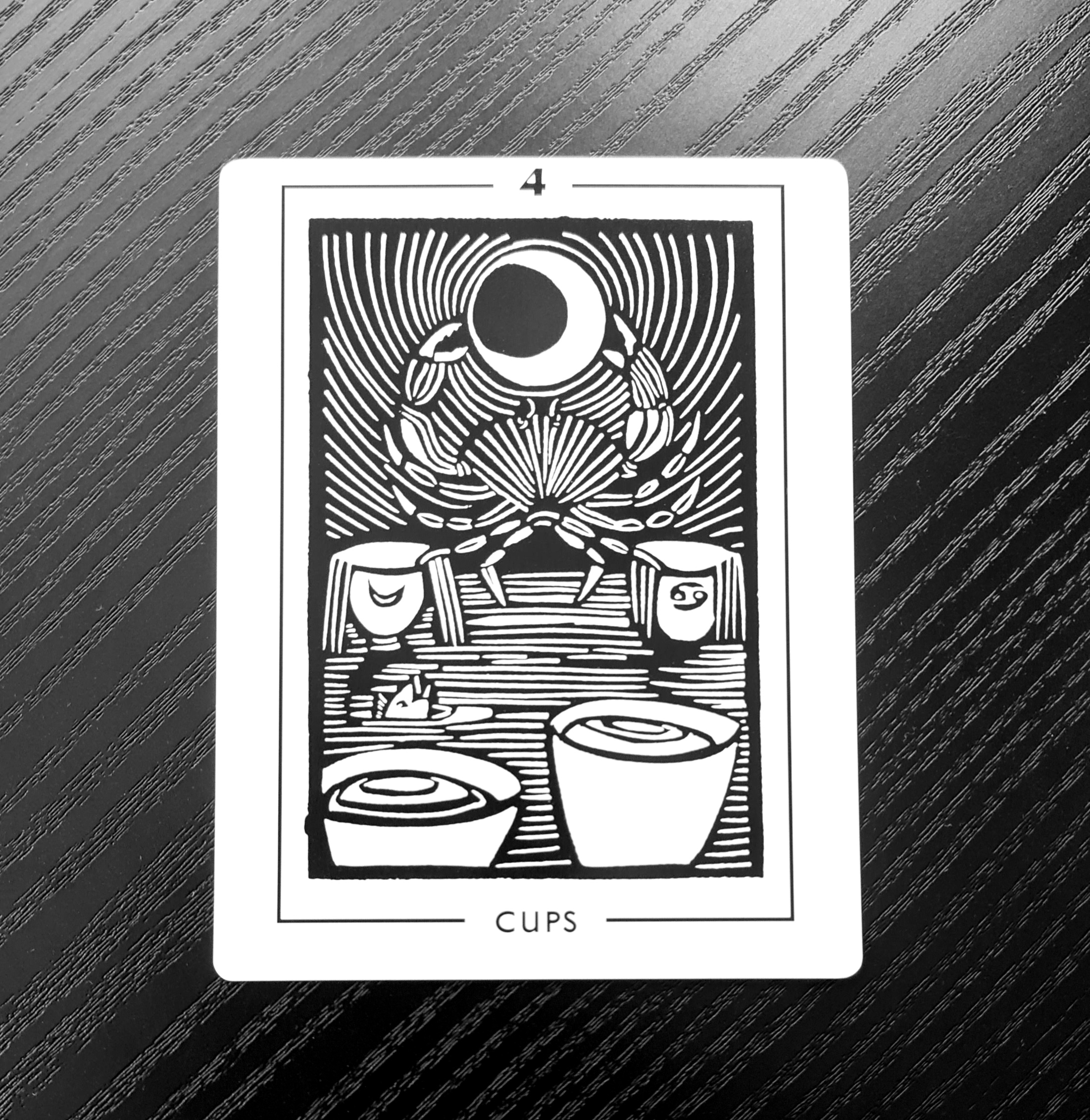 Tarotkarte Four of Cups "The Light and Shadow Tarot"